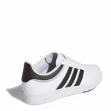 Championes Adidas Hoops 4.0 blancos con detalles en negro, con las tres tiras características de la marca en los laterales.