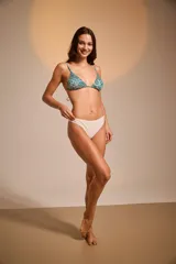 Colaless color marfil.