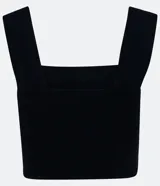 Blusa cropped básica negra de viscolycra con escote recto y tirantes anchos.