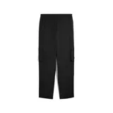 Pantalón cargo recto de hombre, color negro, con bolsillos laterales y logo de Puma estampado en blanco en la pierna izquierda.