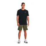 Short deportivo azul con cintura elástica negra, bolsillos laterales con cierre y logo de la marca en la pierna izquierda.