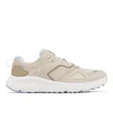 Zapatillas urbanas Columbia modelo Bethany, color beige con detalles en marrón claro y celeste. Capellada de malla transpirable con refuerzos de gamuza y tratamiento Omni-Shield™ repelente al agua. Entresuela Techlite™ con sistema Omni-Max™ para mayor estabilidad y amortiguación. Suela de goma Omni-Grip™ para mayor tracción.