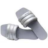 Sandalias Havaianas modelo You Milan Metallic, color gris con tiras puffy y logo metálico.