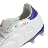 Championes de fútbol Adidas Copa Pure 2 Pro, unisex, color blanco con detalles en azul y rojo.