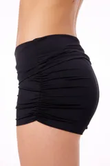 Microshort negro de tela elastizada con frunces en los laterales y cintura alta.