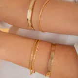 Pulsera de oro amarillo 18k con eslabones tipo grumet.