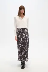 Falda larga de viscosa con estampado abstracto en blanco y negro.