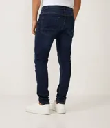 Pantalón de jean skinny azul oscuro, marca Blue Steel, confeccionado en 99% algodón y 1% elastano.