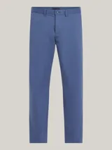Pantalón chino celeste de corte cónico, confeccionado en satén de algodón elástico.