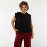 Camiseta negra de algodón con sisa ancha y cuello redondo.