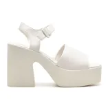 Sandalias negras de vestir con plataforma y taco ancho.