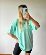 Remerón oversize de algodón, con cuello redondo y diseño sencillo.