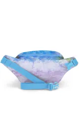 Riñonera JanSport Fifth Avenue negra con estampado de rayos blancos.