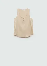 Top color beige con breteles anchos y botones frontales.