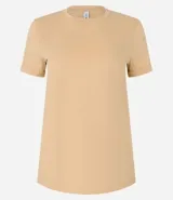 Remera celeste de media malla con cuello redondo y mangas cortas dobladas.