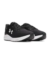 Championes de running Under Armour Charged Pursuit 4, color azul marino con logo blanco. Capellada de malla transpirable y entresuela Charged Cushioning para mayor amortiguación.