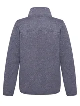 Campera micropolar color beige, de corte recto, con cuello alto y cierre frontal completo. Tiene un bolsillo vertical con cierre en el pecho y dos bolsillos laterales con cierre.