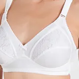Soutien reductor clásico sin aro, de color blanco, con encaje en las copas y breteles anchos regulables.