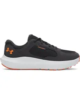 Zapatillas deportivas Under Armour Charged Versurge para hombre, color gris oscuro con detalles en naranja y suela blanca.