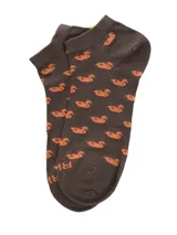 Calcetines tobilleros color marrón con estampado de patos color naranja.