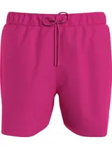 Short de baño rosa fucsia de nailon reciclado, con cintura elástica ajustable con cordón y logo de Tommy Hilfiger en la parte inferior.
