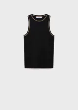 Musculosa negra de punto fino con cuello redondo, tirantes anchos y detalle de ribete en contraste.