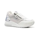 Championes deportivos Korium Alaska, color beige y blanco con detalles dorados.