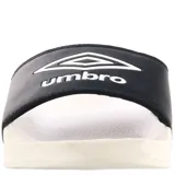 Chanclas Umbro Locker Room grises con logo negro en la tira.