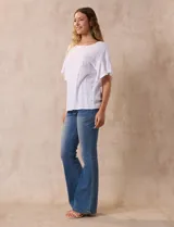 Blusa azul de algodón texturado, marca Ruby Rd. Manga corta amplia y cuello redondo.
