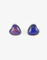 Par de aros pasantes con forma de corazón y piedra mood.