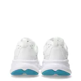 Championes deportivos Umbro modelo Dash W, color blanco con detalles en turquesa. Presentan un diseño de running con suela gruesa y logo Umbro en el lateral.