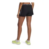 Short de actividad física color negro, con cinturilla elástica y diseño de dos capas.