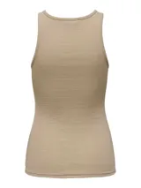 Musculosa color beige de tejido acanalado, con cuello redondo y corte ajustado.
