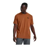 Camiseta de manga corta en color verde lima, con logotipo de Under Armour en el pecho izquierdo.