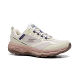 Zapatillas deportivas de trail running color beige, con parte superior de malla y cuero, y plantilla con tecnología Air-Cooled Goga Mat.