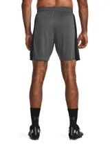 Short deportivo Under Armour Challenger Knit color azul marino con logo blanco en la pierna derecha.