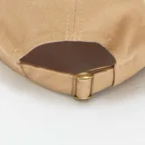 Gorra de béisbol color beige con bordado frontal "Creative Club".