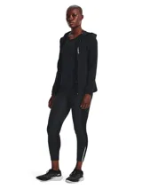 Campera deportiva negra con capucha, cierre frontal completo y logo Under Armour en el pecho.