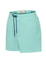 Short de baño celeste con cordón azul en la cintura y logo de la marca en la parte posterior.