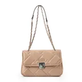 Cartera bandolera rectangular acolchada color taupe, de símil cuero soft, con cadena plateada y logo XL Extra Large al frente.