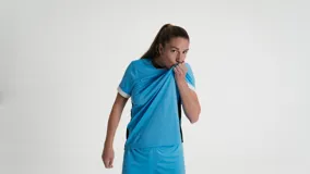 Camiseta de fútbol Nike de la selección uruguaya, modelo Stadium, color celeste con detalles en blanco y negro. Incluye escudo de la AUF y logo de Nike en el frente.
