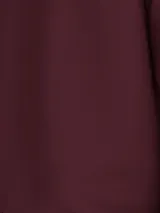 Buzo color borgoña de Tommy Hilfiger, de corte clásico, cuello redondo y logo bordado en el pecho.