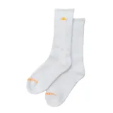 Par de calcetines grises tipo crew con logo de Caterpillar bordado en amarillo en el tobillo y texto "Caterpillar" en la puntera.