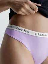 Bombacha clásica Calvin Klein, color lila, con cintura elástica con logo de la marca.