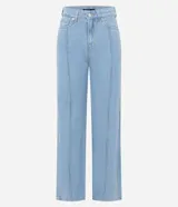 Pantalón de jeans de tiro alto, corte recto y color azul oscuro. Presenta costuras verticales contrastantes visibles en el frente de ambas piernas.