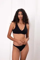 Vedetina less color crudo, confeccionada en algodón certificado Oeko-Tex.