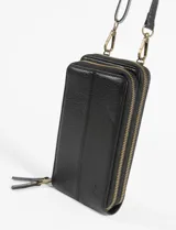 Porta celular de cuero vegano, con doble compartimento y tarjetero en el interior.