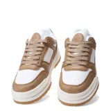 Championes urbanos Push Mangieri acordonados, color beige con detalles en blanco y suela marrón.