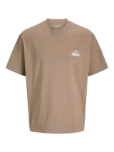 Remera color arena con estampado en el centro de la espalda con la inscripción "Sonoran Desert" en amarillo.