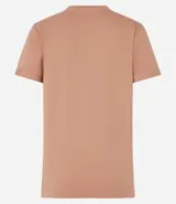 Remera celeste de media malla con cuello redondo y mangas cortas dobladas.